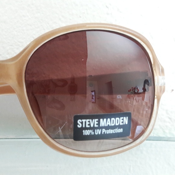 NWT STEVE MADDEN OVERSIZED SUNGLASSES EYEWEAR - Picture 4 of 6